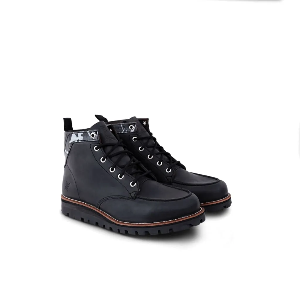 Black Widow Moccasin Boot