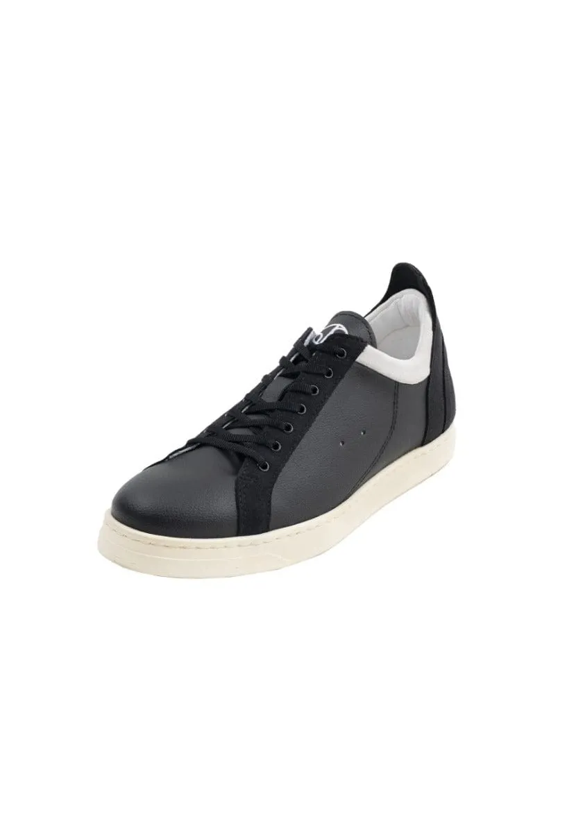 Boras Vegan Grape Leather Classic Sneakers | Oyster
