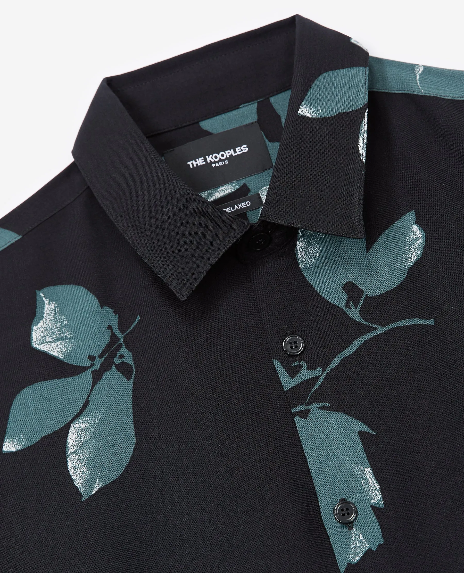 Chemise fluide verte à fleurs imprimées