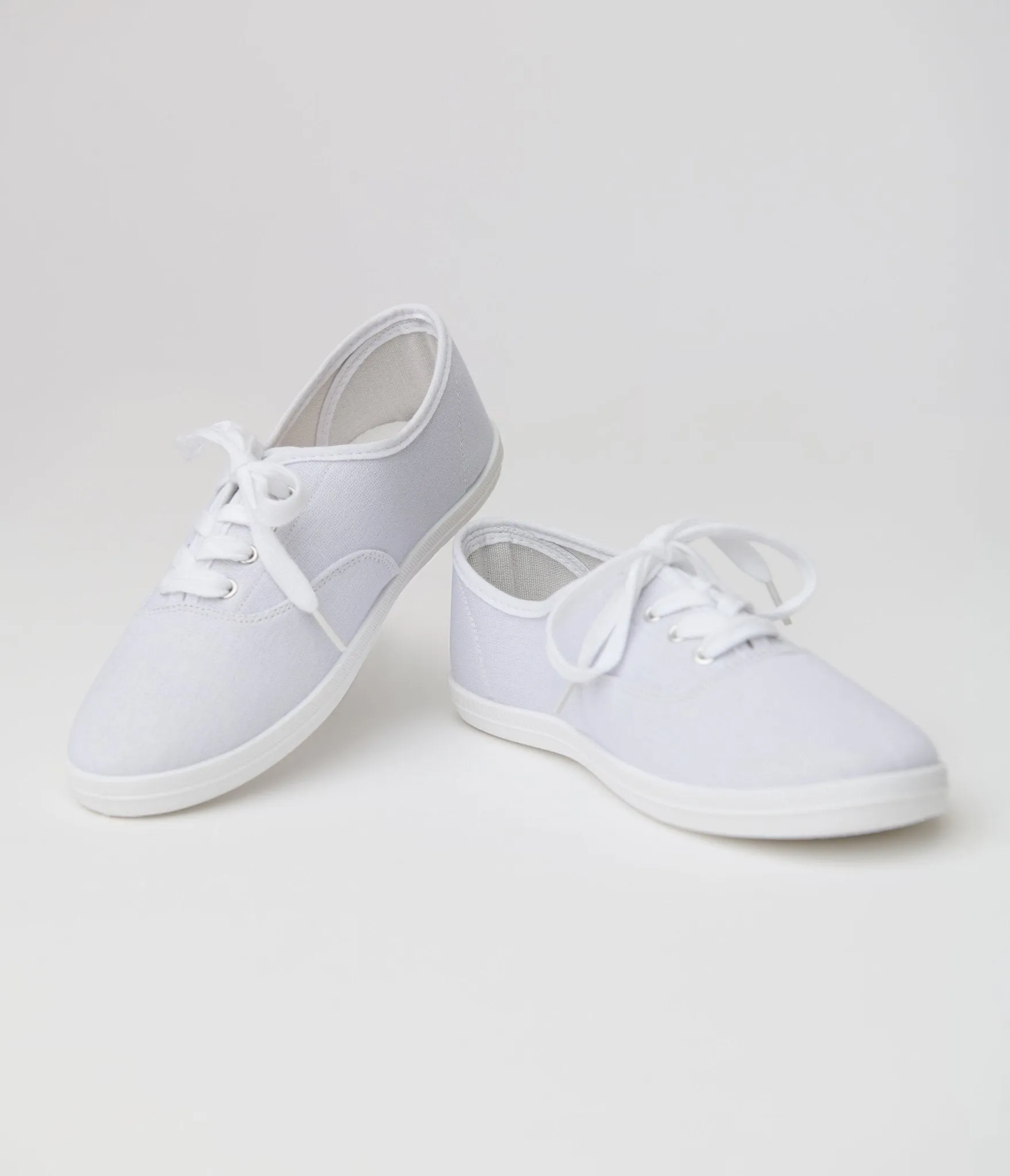 Retro Style White Lace Up Sneakers