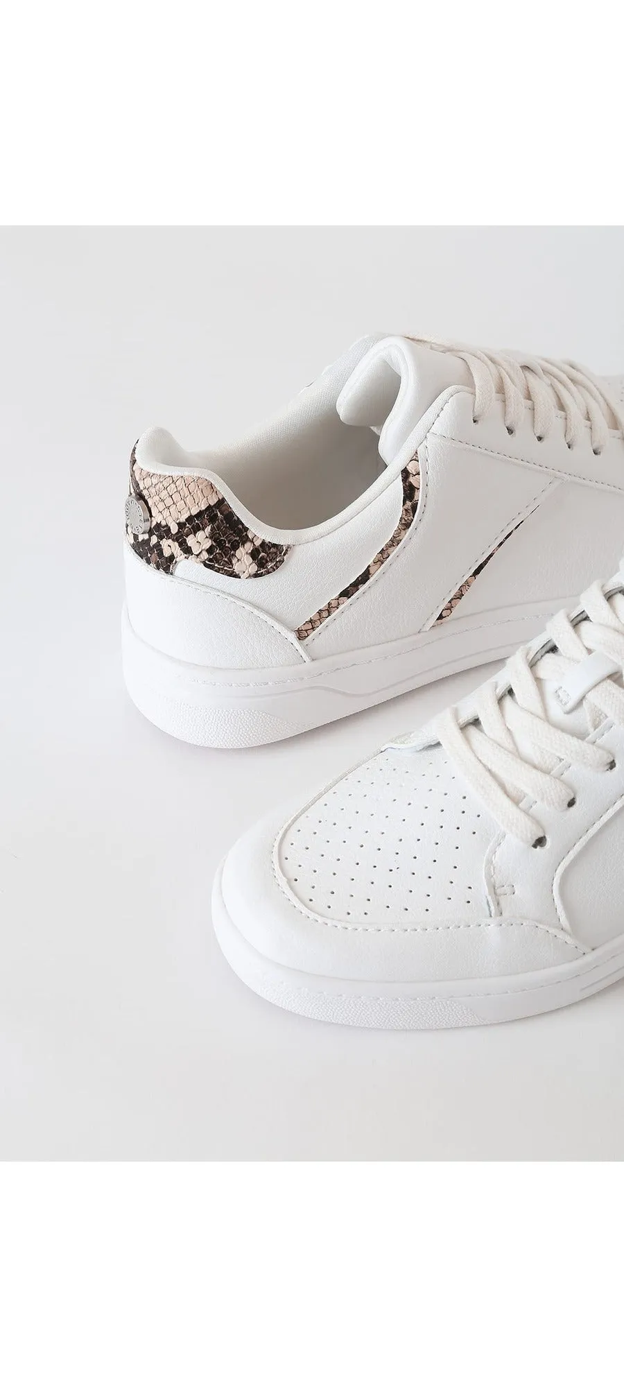 Steve Madden Harmonize White and Tan Perforated Lace Up Rubber Sole Sneakers