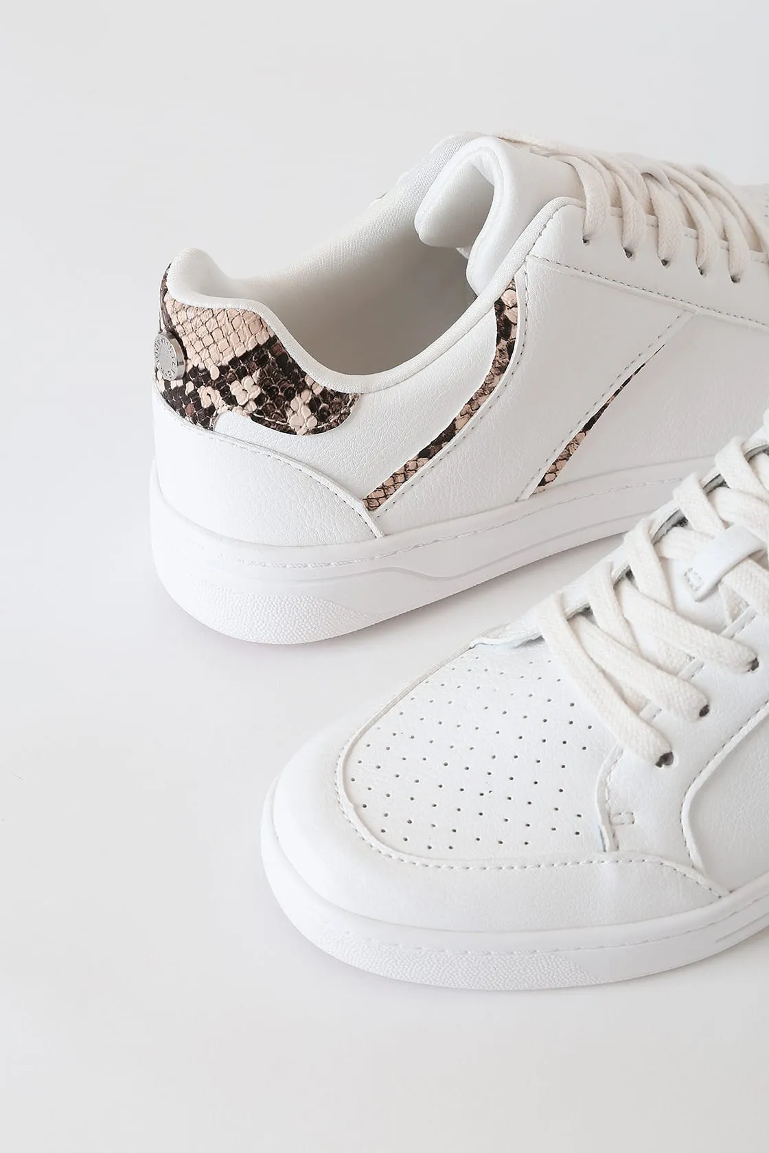 Steve Madden Harmonize White and Tan Perforated Lace Up Rubber Sole Sneakers