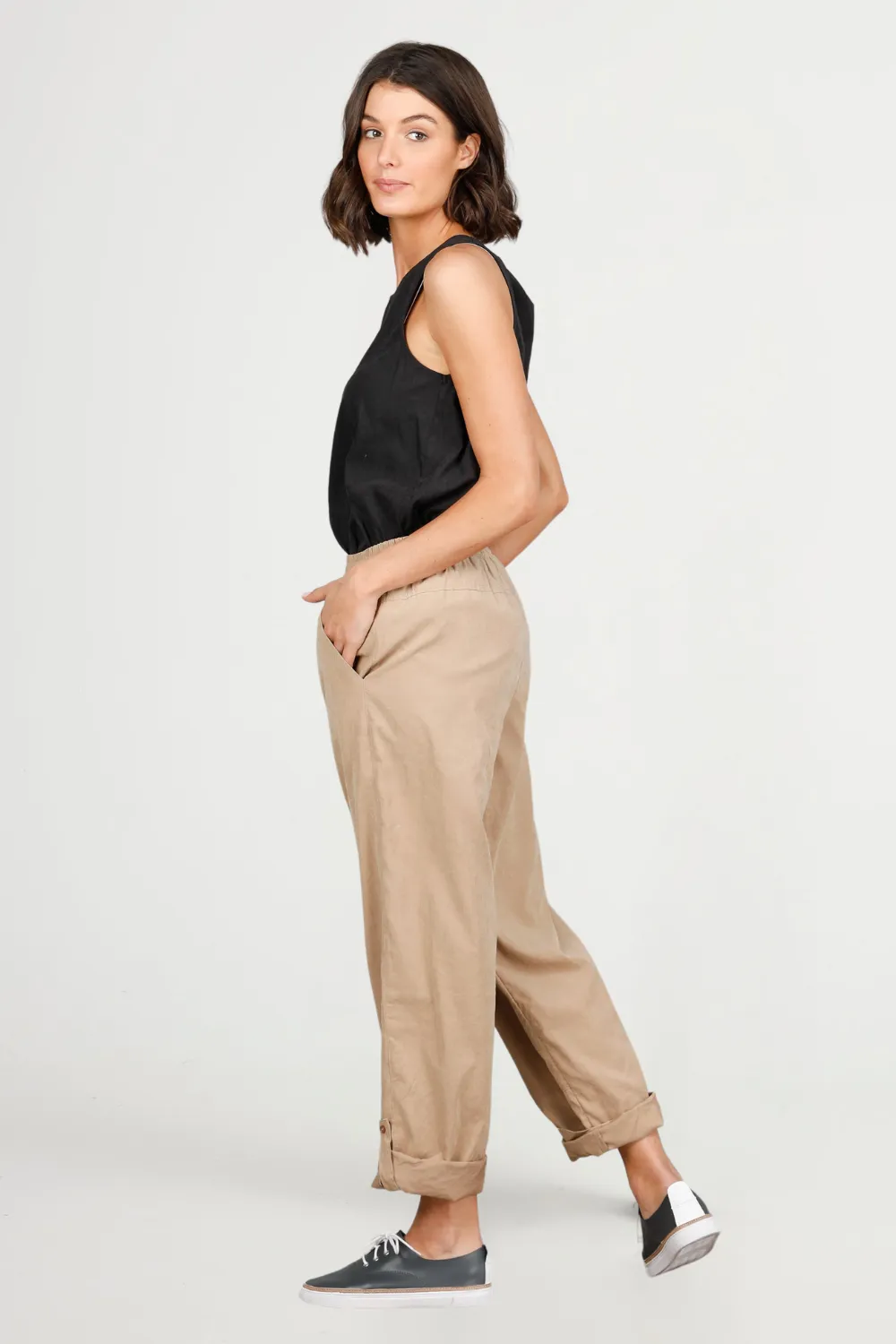 Wonderland Pant in Tan